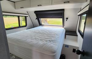 2025 Jayco Jay Feather 29QBH RV rental photo 3