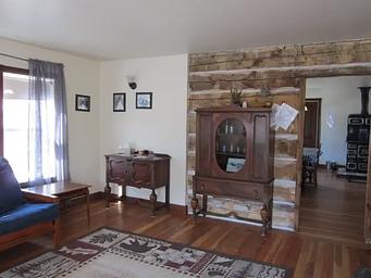 Henneberry House, Loop: Henneberry House