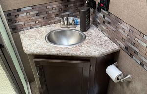 2017 Thor Motor Coach Chateau 31 W RV rental photo 15