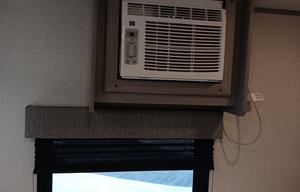 2023 Coleman 17B RV rental photo 5