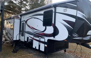 2015 Heartland Cyclone 3110 -HAL 500