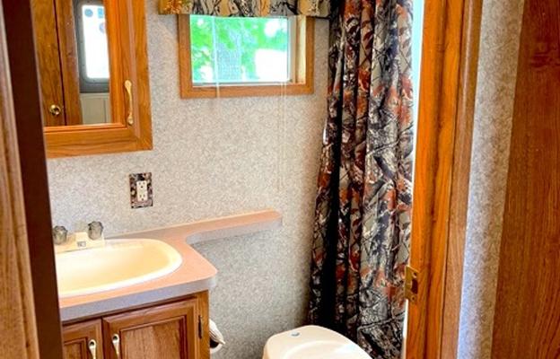 Yogi Bear ™ Hide-A-Way