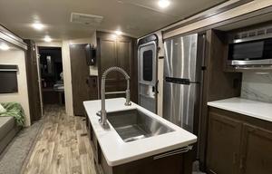2019 Forest River RV Wildwood Heritage Glen LTZ 300BH RV rental photo 2
