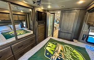 Tiffin Allegro Bay Super C