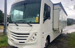 2020 Fleetwood RV Flair 32S