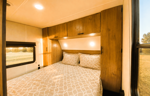 NEW 2025 ! Sugar Wolf ! Double Bunks • Sleeps 8