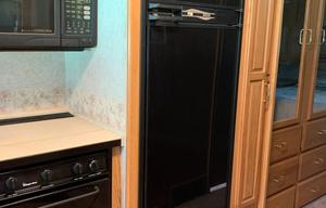 2001 Adventurer 32H RV rental photo 4