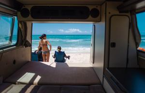 Hawaii Camper Van! Classic VW Pop-Top 5 minutes from Honolulu Airport on Oahu
