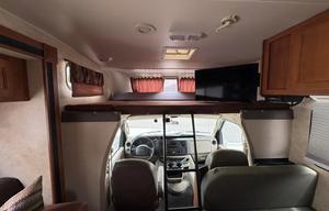 2010 Coachmen Freelander | Clean & Roomy Family RV