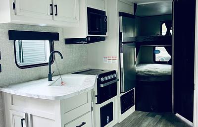 L&M PTJ Kids & Pet Approved Camper Rental