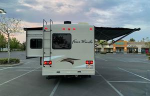 Very Clean! 2017 THOR Four Winds 24 ft. Good Size.