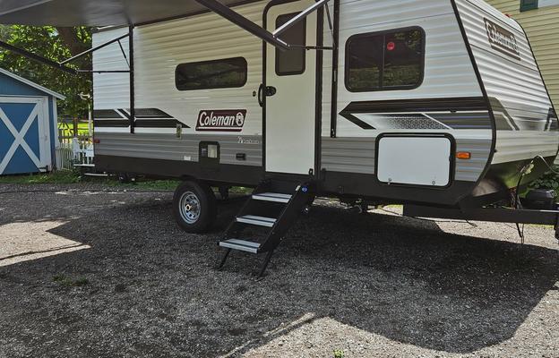 2023 Coleman 17B RV rental photo 1