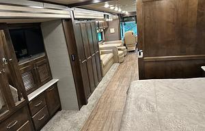 2019 Tiffin Open Road Allegro 36UA - Sleeps 9