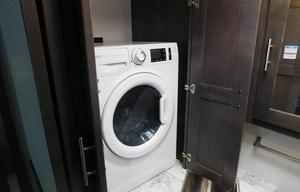 Luxury Class A | Sleeps 7 | Families