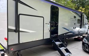 2021 Cherokee Alpha Wolf 26RB-L RV rental photo 3
