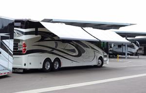 ONE OF THE CLEANEST MOTOR COACHES  OUT THERE