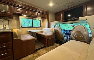 2016 Thor Motor Coach Four Winds Super C 33SW RV rental photo 1