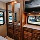 2021 Thor Omni 5 Star Luxury RV 4x4 Diesel