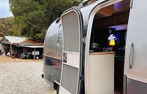 Airstream in 2 colors! Stand out!