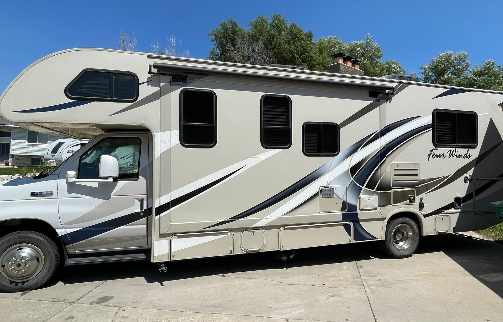 2017 Thor Motor Coach Four Winds 28Z