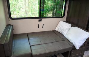 Fully Stocked Camper great for Families or Couples