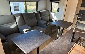 2024 Palomino Puma Unleashed 383DSS RV rental photo 3
