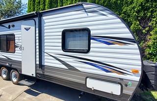 Adventure Awaits - "Rosemary" Spacious Bunk House!