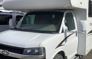 Large Group Alaska RV - Winnebago Minnie Winnie