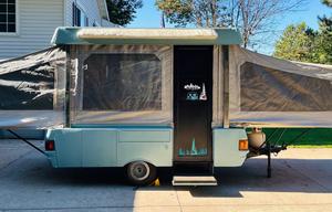 Vintage Pop-Up – 1989 Coleman Laramie