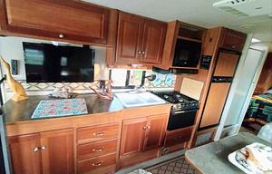 2016 Winnebago Vista 31KE RV rental photo 10