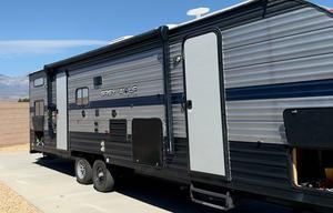 New RV. Sleeps 9! Unlimited Miles! Generator.
