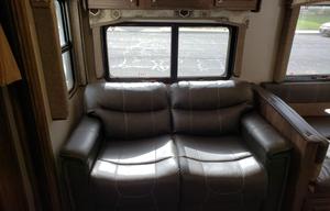 2017 Keystone RV Cougar X-Lite 29BHS RV rental photo 4