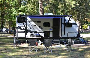 2020  Wolf Pup Black Label Bunk house FALL pricing