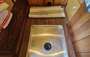Sherpa: Converted Sprinter Van * Pet Friendly *