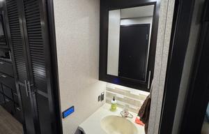 2021 Dynamax FORCE HD 34KD HD RV rental photo 16