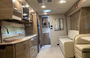 2020 Qwest 24R RV rental photo 2