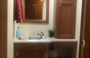 Glory Bound Adventure Coach *2 BATHROOMS*