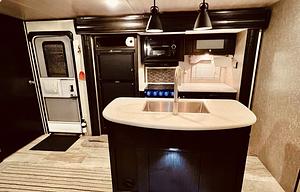 3 slides, Sleeps 10, 2 bedroom, Outdoor kitchen