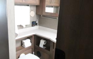 2021 Thor Miramar 32.2  34 Feet Long , Sleeps 6