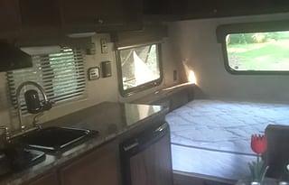 2015 Viking Ultra-Lite 16FB- easy towing/handling.