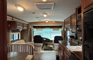Windwaker - Eugene’s Roomy and Cozy Motorcoach