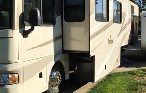2008 Fleetwood RV Bounder 38P
