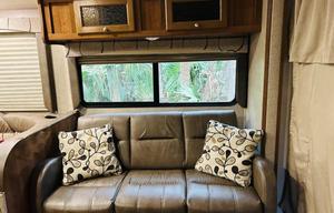 Pocket-Friendly Paradise: Spacious + 125 mi