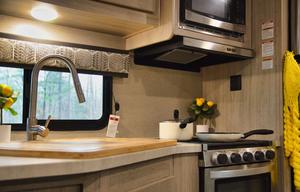 2022 Coachmen RV Catalina Legacy 323BHDSCK RV rental photo 12