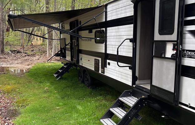 Brand New 2025 Grand Design Transcend Sleeps 8