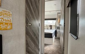 2021 Forest River 290vb.  Delivery available.
