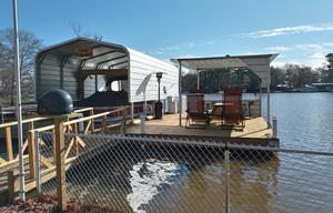 Rose Hideaway RV Rental on the Lake