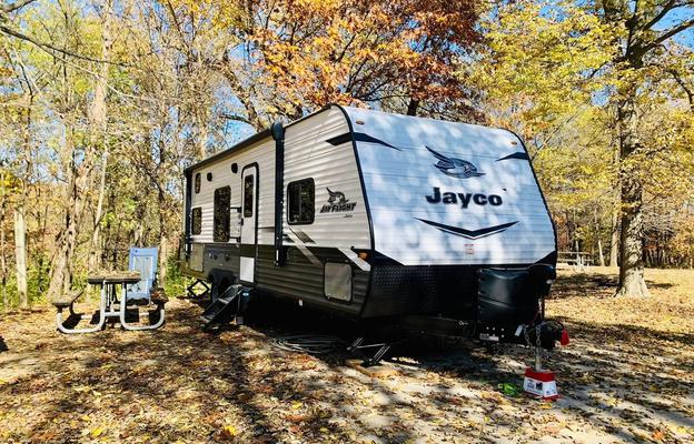 "Lil Pal"  Family and pet friendly travel trailer