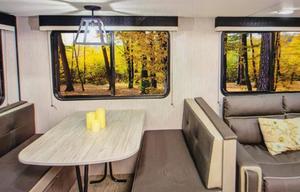 Clean & Spacious Bunkhouse Camper w/ Delivery