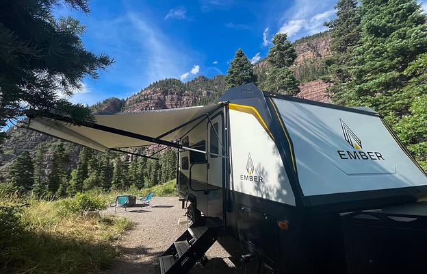 Off-Grid Camper | Starlink | Solar | Sleeps 5